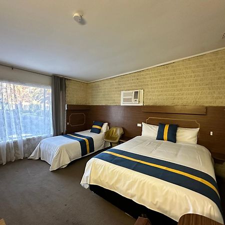 The Shamrock Hotel Balranald Eksteriør billede