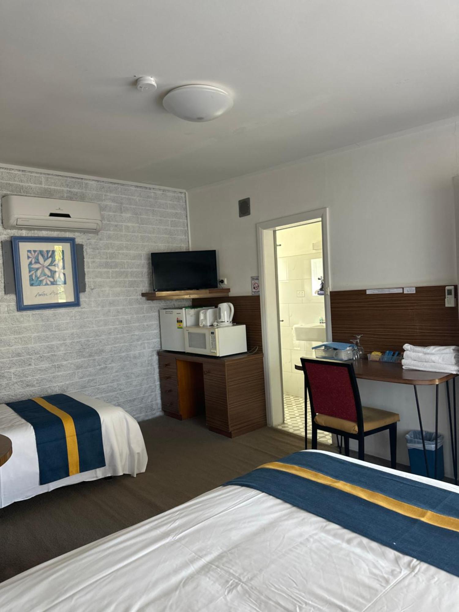 The Shamrock Hotel Balranald Eksteriør billede
