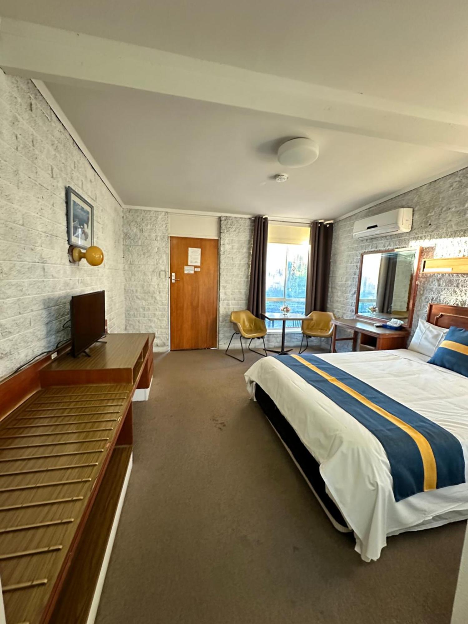 The Shamrock Hotel Balranald Eksteriør billede